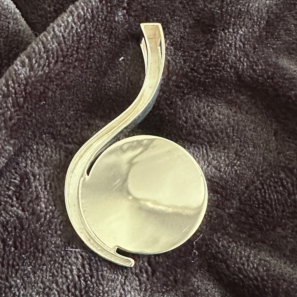 Modern Labradorite Pendant set in Sterling Silver by Jay King - Picture 7 of 9